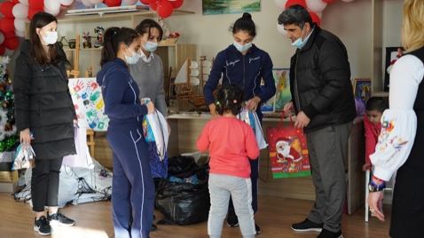 Azərbaycan Gimnastika Federasiyasının nümayəndələri  “Ümid yeri” Uşaq Sığınacağına baş çəkiblər (FOTO)