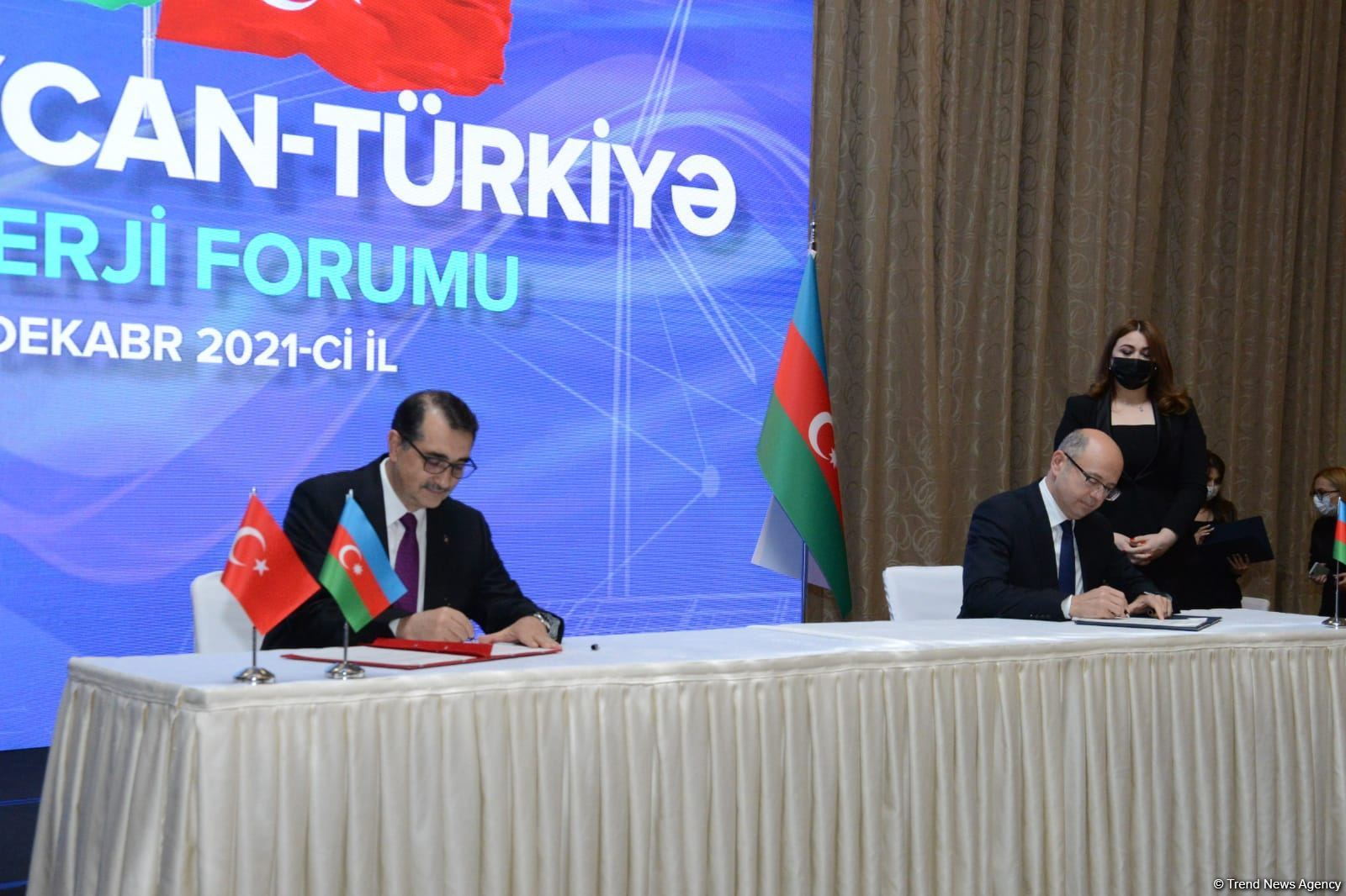 Azərbaycan-Türkiyə Enerji Forumu çərçivəsində 6 sənəd imzalanıb (FOTO)