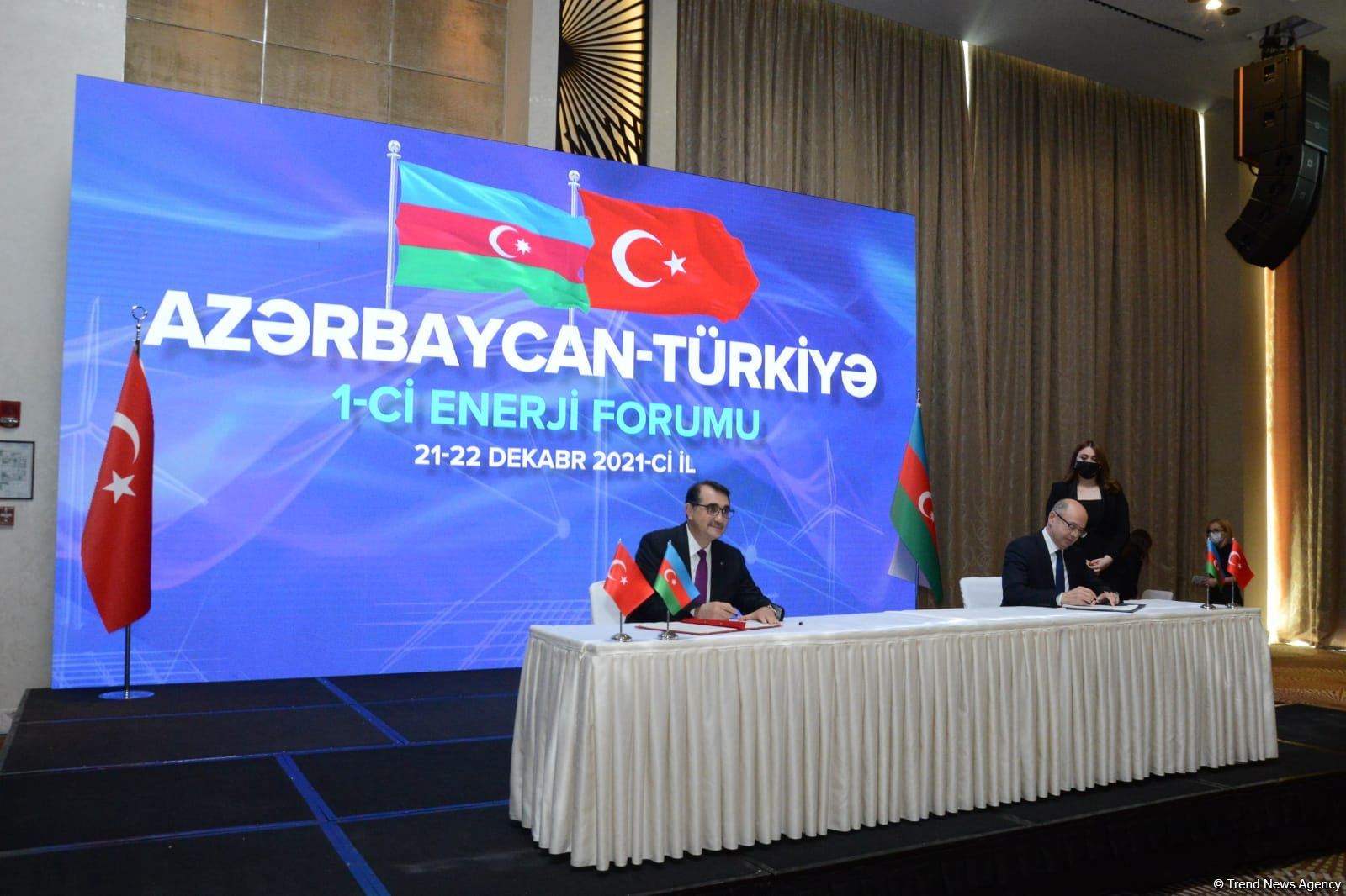 Azərbaycan-Türkiyə Enerji Forumu çərçivəsində 6 sənəd imzalanıb (FOTO)