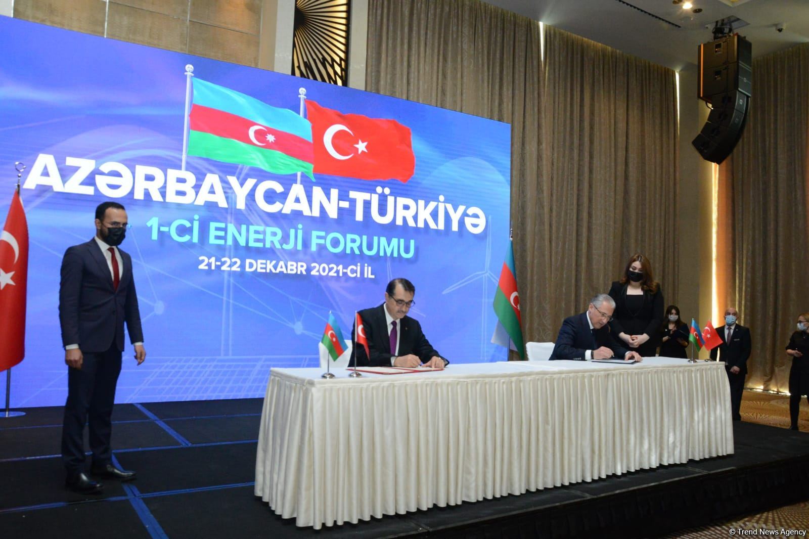 Azərbaycan-Türkiyə Enerji Forumu çərçivəsində 6 sənəd imzalanıb (FOTO)