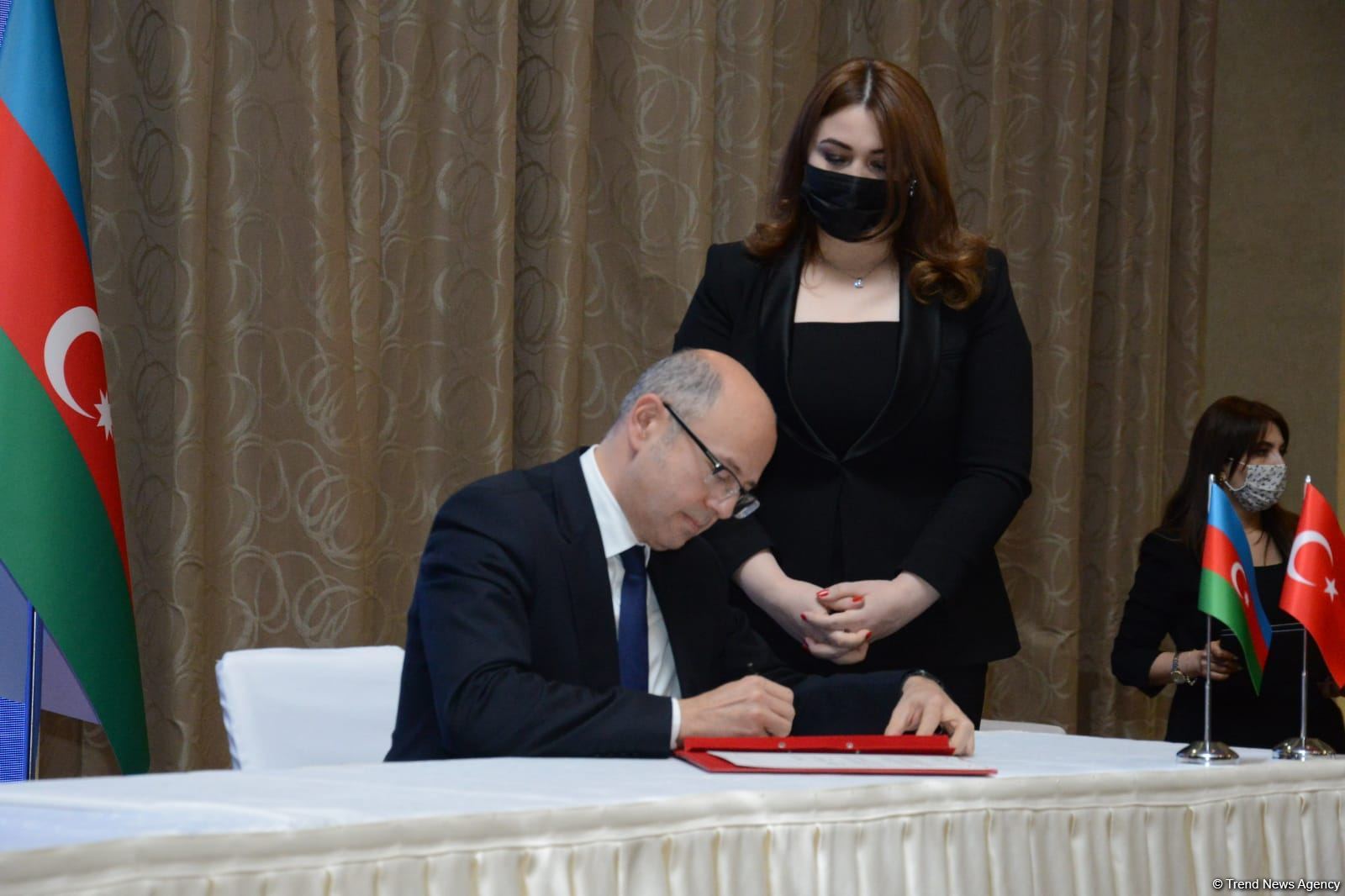 Azərbaycan-Türkiyə Enerji Forumu çərçivəsində 6 sənəd imzalanıb (FOTO)
