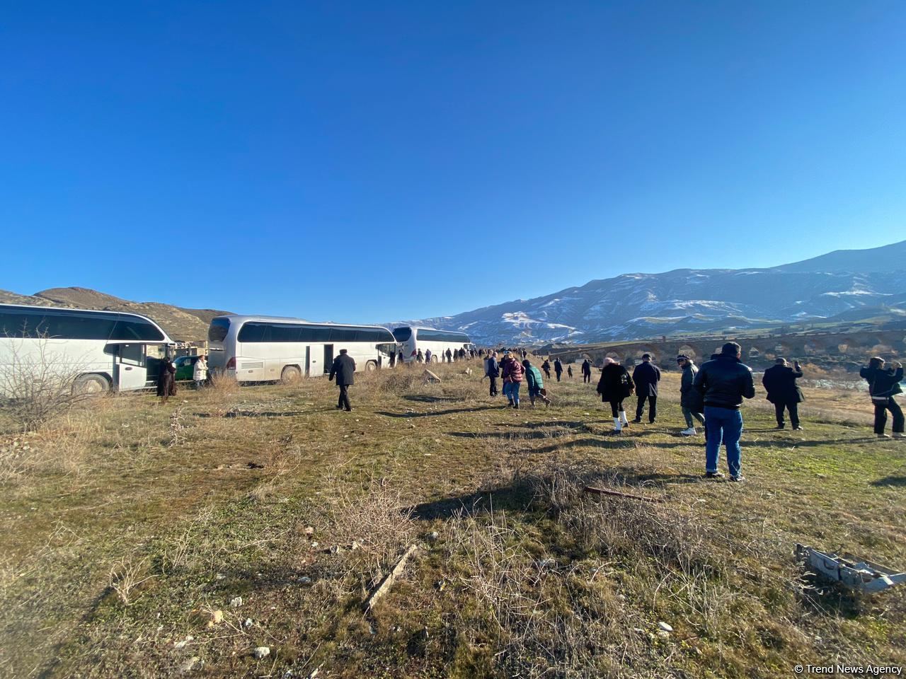 Azərbaycanda fəaliyyət göstərən QHT-lərin Xudafərinə səfəri başlayıb (FOTO)