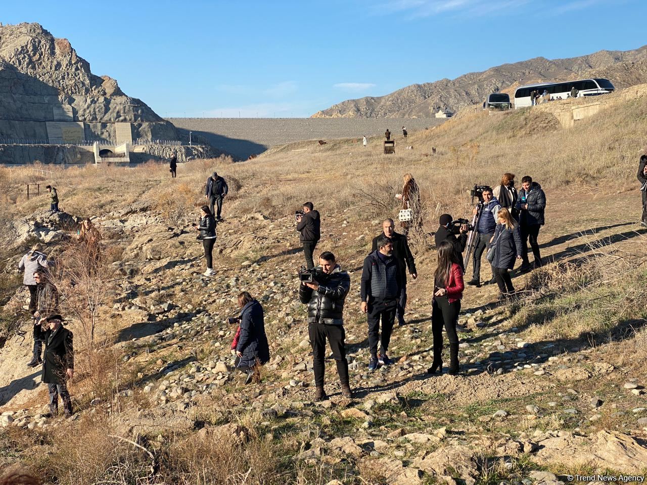 Azərbaycanda fəaliyyət göstərən QHT-lərin Xudafərinə səfəri başlayıb (FOTO)