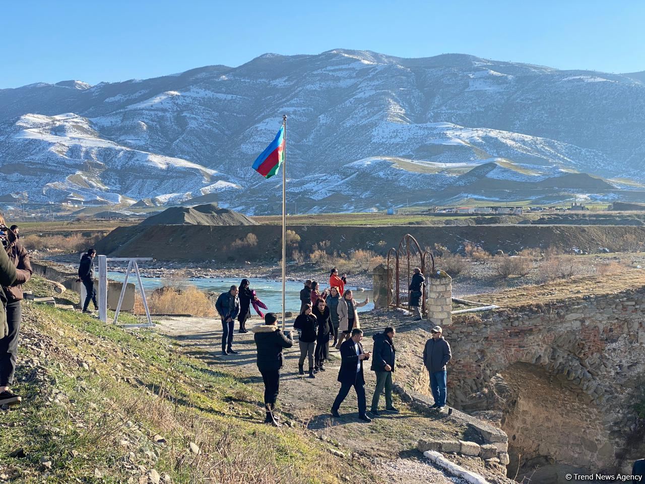 Azərbaycanda fəaliyyət göstərən QHT-lərin Xudafərinə səfəri başlayıb (FOTO)