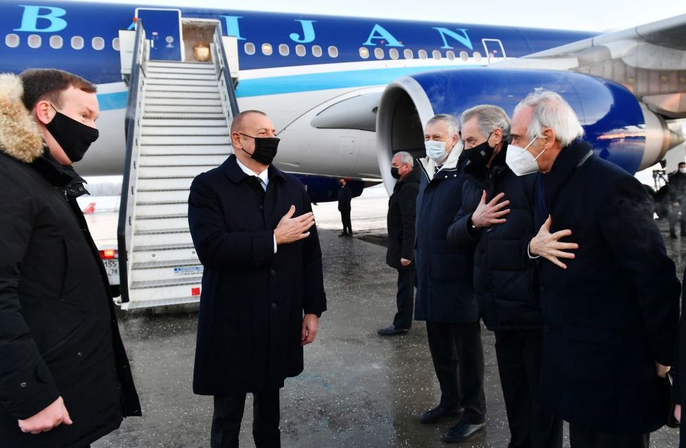 Prezident İlham Əliyev Rusiyanın Sankt-Peterburq şəhərinə səfərə gəlib (FOTO/VİDEO)