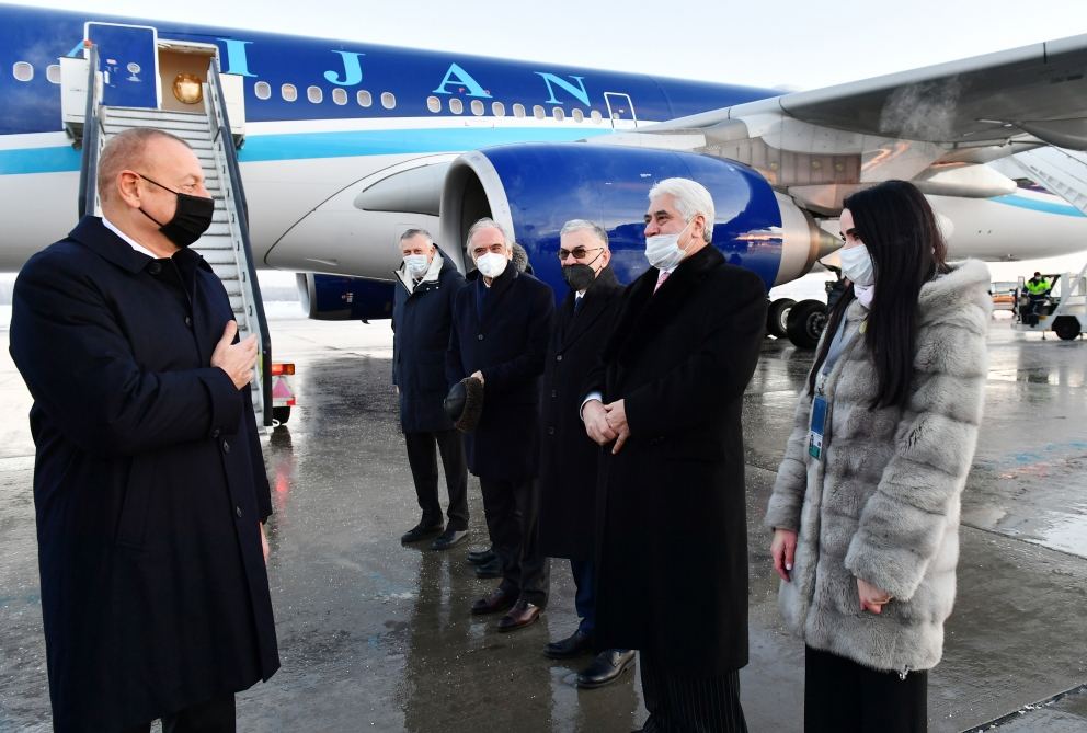 Prezident İlham Əliyev Rusiyanın Sankt-Peterburq şəhərinə səfərə gəlib (FOTO/VİDEO)
