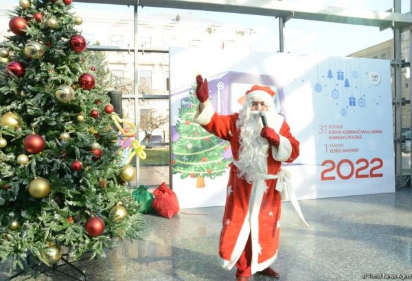 Bakı Metropolitenində yeni il şousu keçirilir (FOTO)