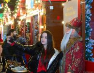 Bakı Yeni ili qarşılayır - FOTOREPORTAJ