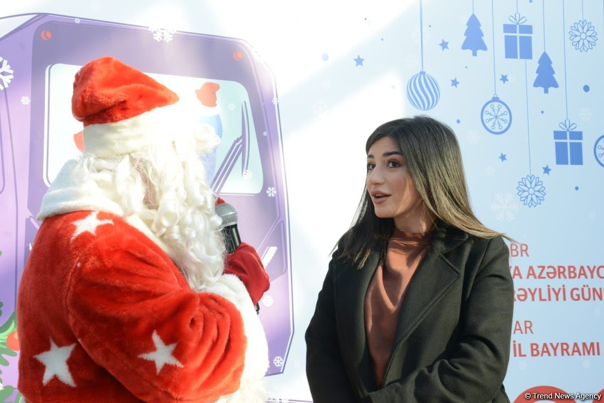 Bakı Metropolitenində yeni il şousu keçirilir (FOTO)
