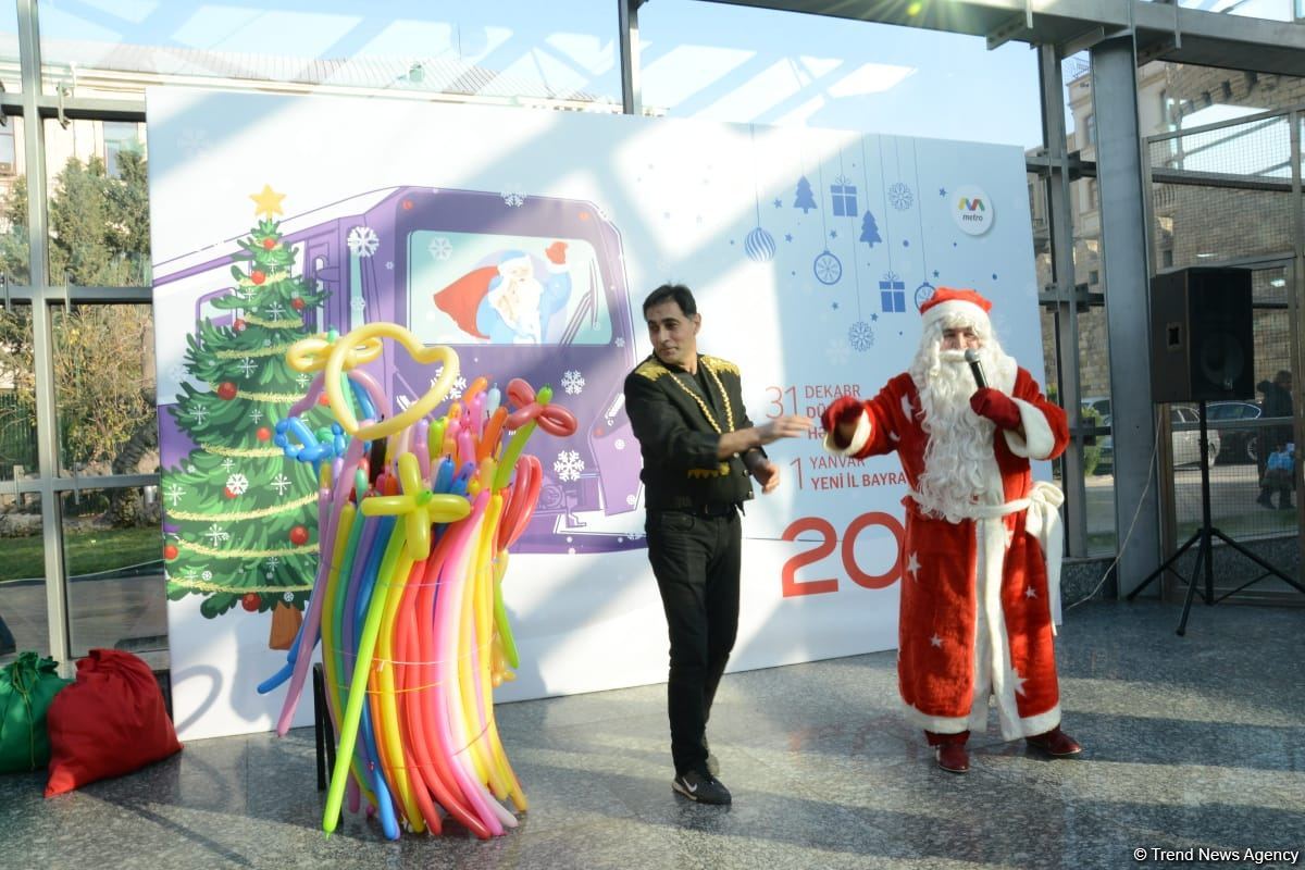 Bakı Metropolitenində yeni il şousu keçirilir (FOTO)
