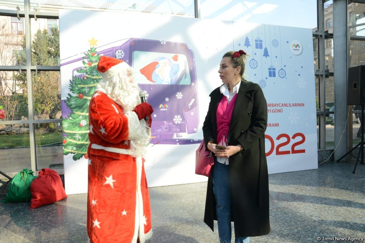 Bakı Metropolitenində yeni il şousu keçirilir (FOTO)