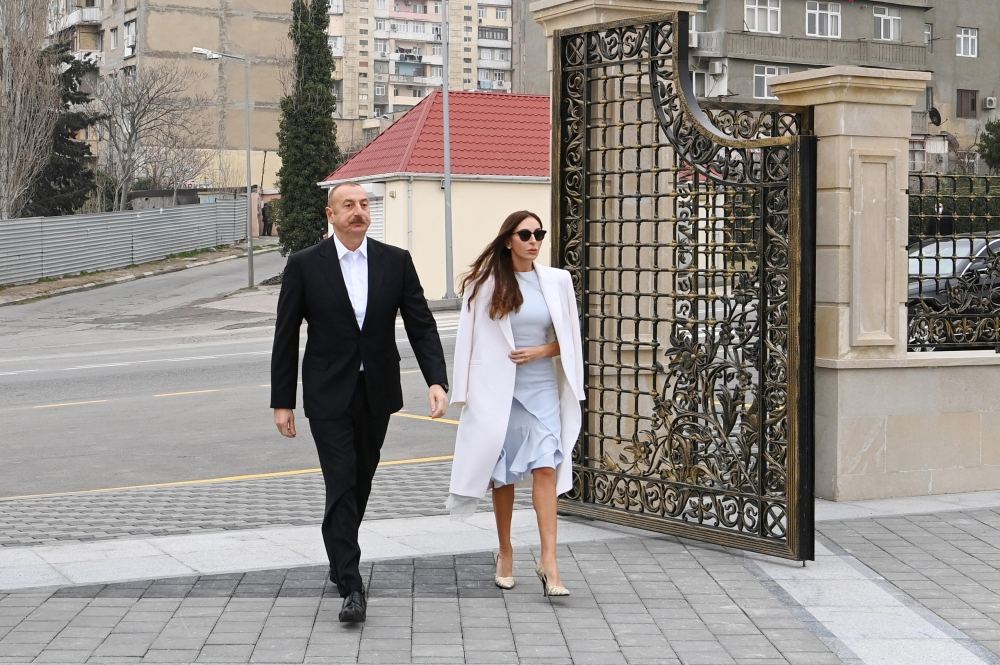 Prezident İlham Əliyev və Birinci xanım Mehriban Əliyeva Yeni Günəşlidə “Xanım Fatimeyi Zəhra” məscidinin yeni binasında yaradılan şəraitlə tanış olublar (FOTO/VİDEO)