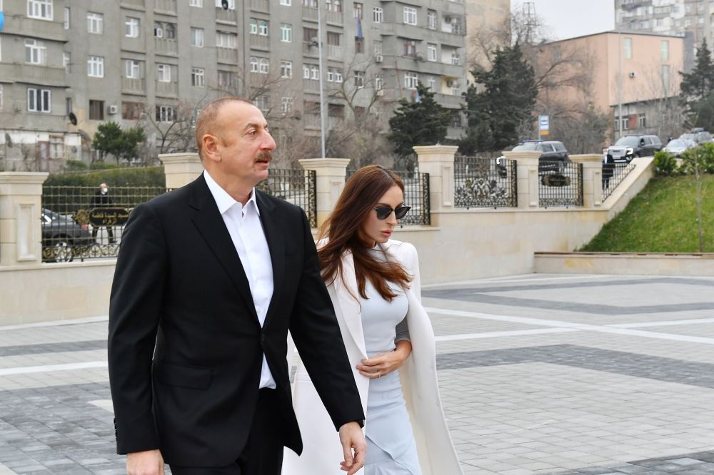 Prezident İlham Əliyev və Birinci xanım Mehriban Əliyeva Yeni Günəşlidə “Xanım Fatimeyi Zəhra” məscidinin yeni binasında yaradılan şəraitlə tanış olublar (FOTO/VİDEO)