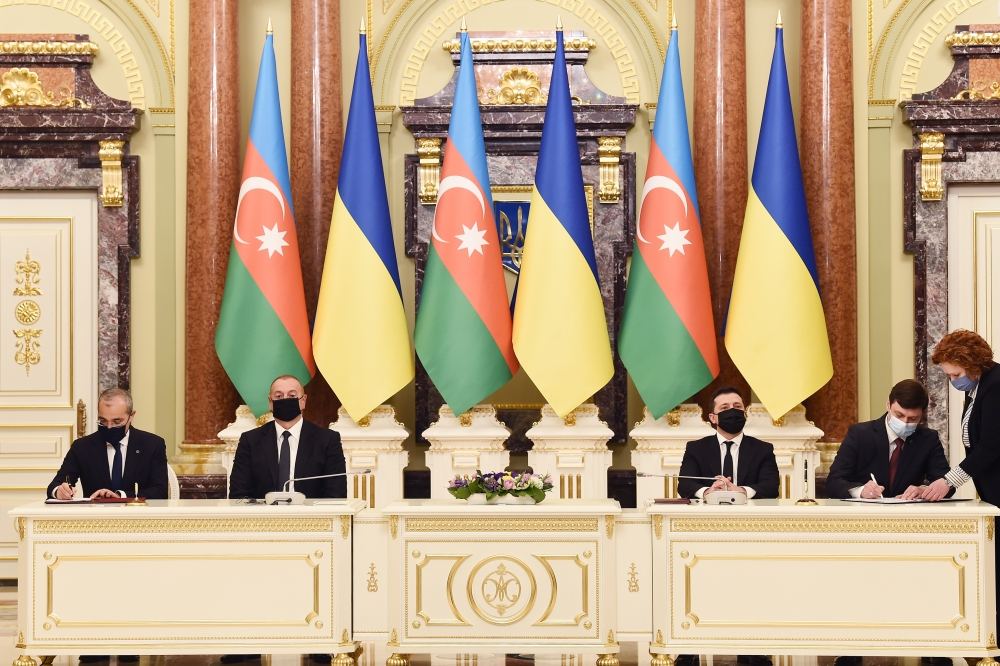 Prezident İlham Əliyevin və Volodimir Zelenskinin iştirakı ilə Azərbaycan-Ukrayna sənədlərinin imzalanması mərasimi olub (FOTO/VİDEO) (YENİLƏNİB)