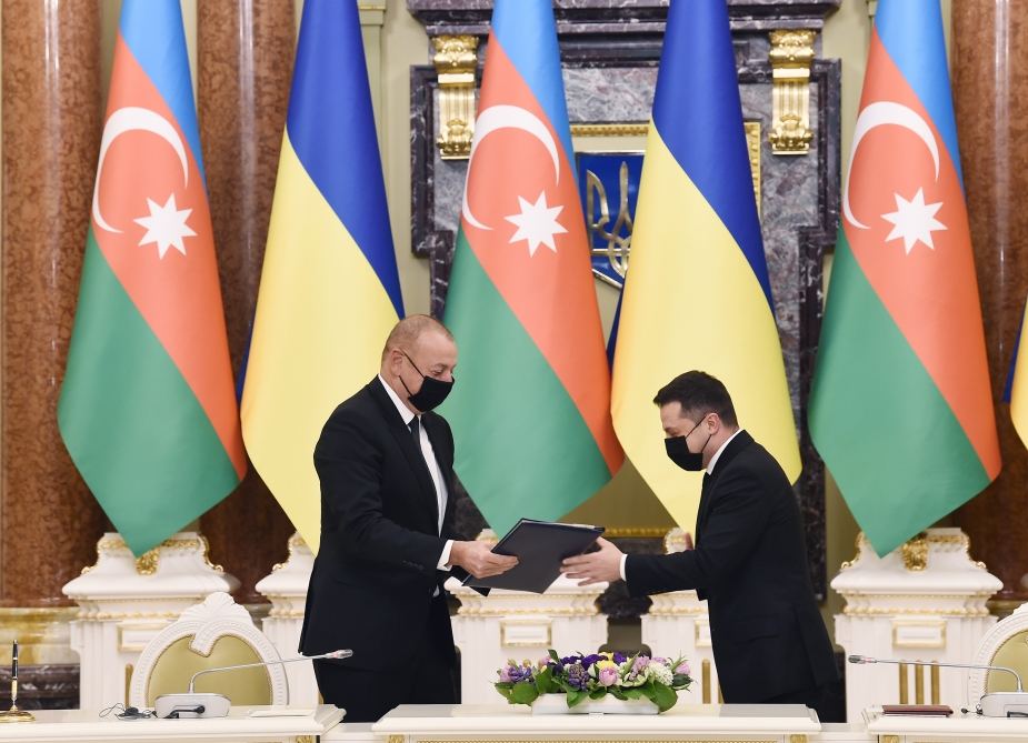 Prezident İlham Əliyevin və Volodimir Zelenskinin iştirakı ilə Azərbaycan-Ukrayna sənədlərinin imzalanması mərasimi olub (FOTO/VİDEO) (YENİLƏNİB)