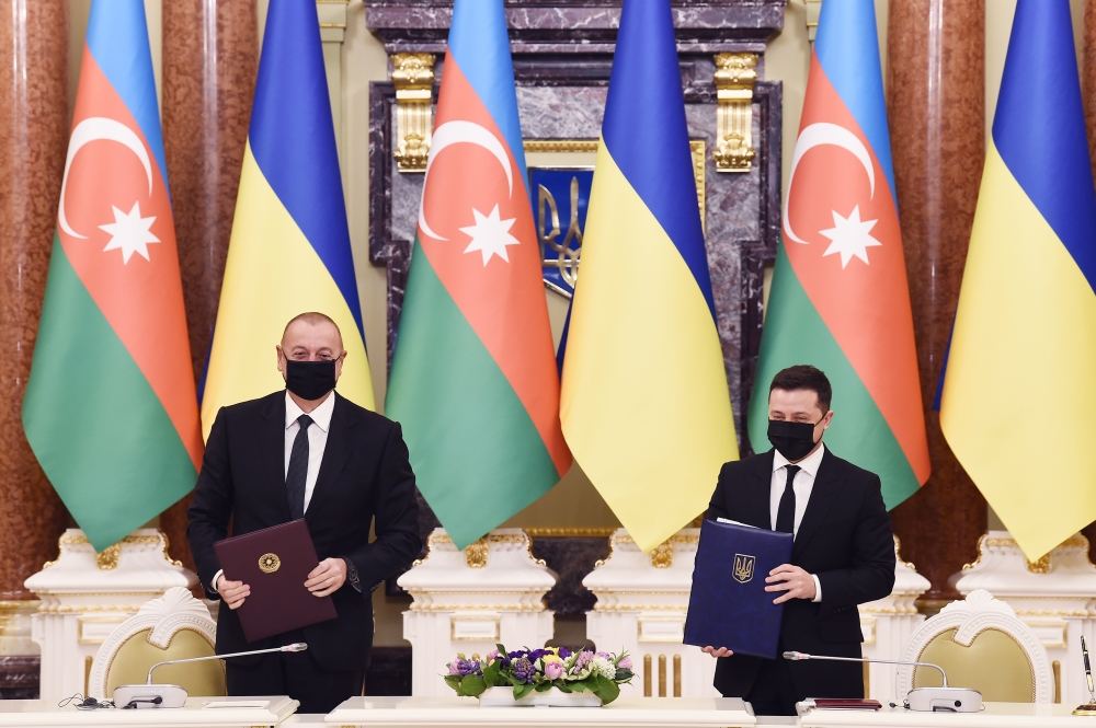 Prezident İlham Əliyevin və Volodimir Zelenskinin iştirakı ilə Azərbaycan-Ukrayna sənədlərinin imzalanması mərasimi olub (FOTO/VİDEO) (YENİLƏNİB)