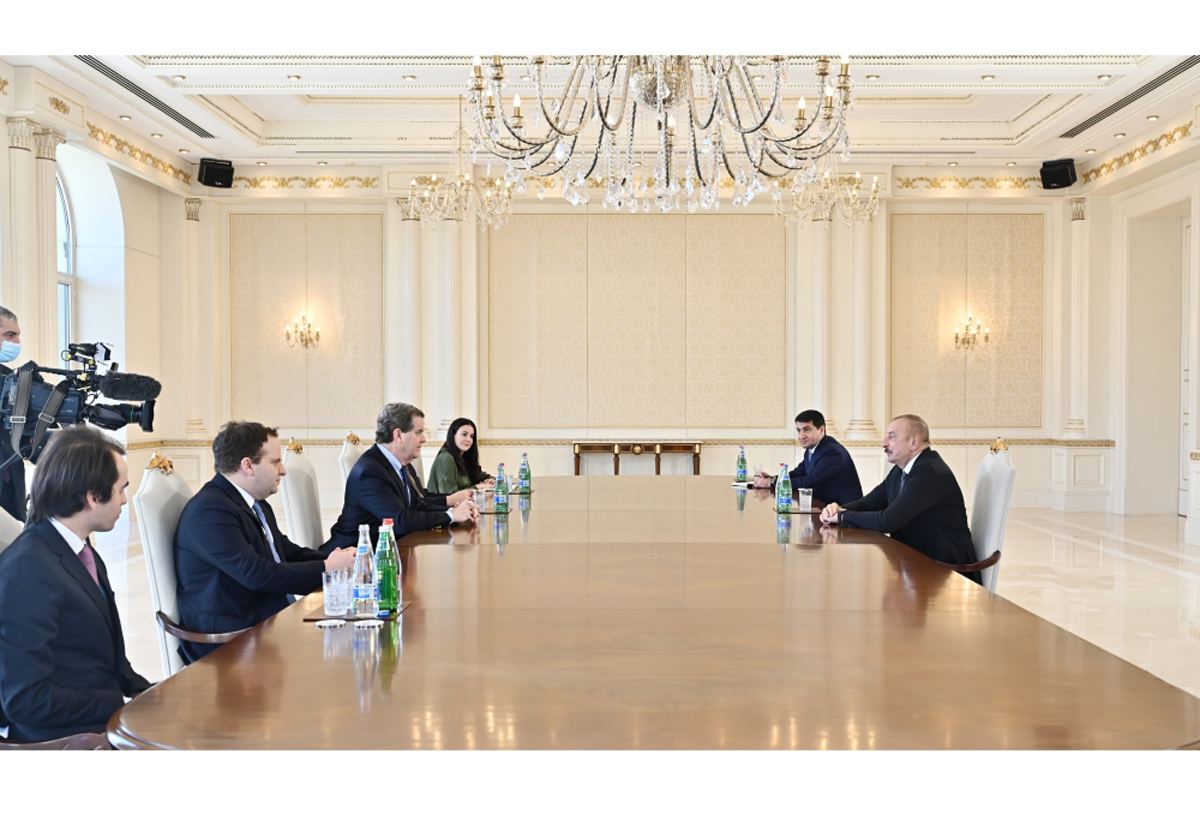 Prezident İlham Əliyev Amerika Yəhudi Komitəsinin icraçı direktorunun başçılıq etdiyi nümayəndə heyətini qəbul edib (FOTO) (YENİLƏNİB)