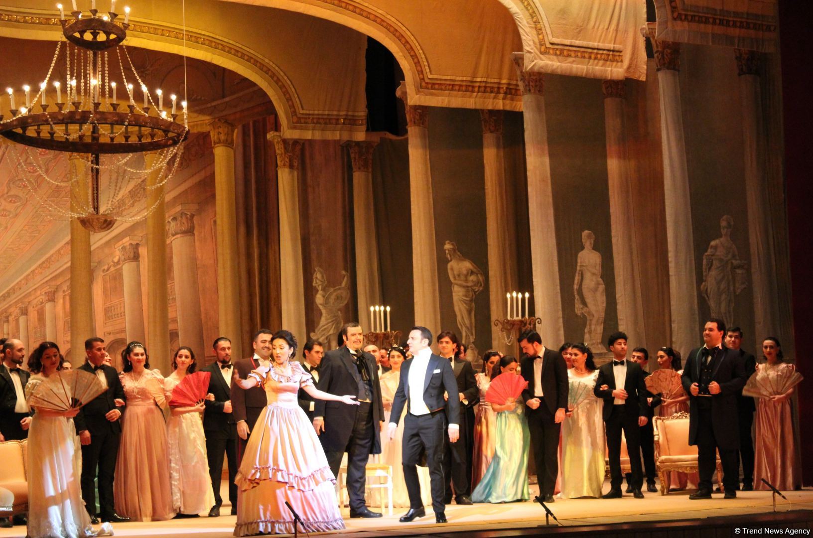 Əfsanəvi opera, qüsursuz ifalar, parlaq aktyorluq - Traviata təqdim olundu (FOTO/VİDEO)