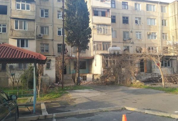 Bakının bu rayonunda yaşayış binaları sökülür (FOTO)