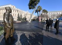 Prezident İlham Əliyev xeyriyyəçi Hacı Zeynalabdin Tağıyevin Bakıda ucaldılan abidəsinin açılışında iştirak edib (FOTO/VİDEO)(YENİLƏNİB)