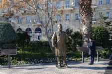 Bakı sakinləri Hacı Zeynalabdin Tağıyevə verilən yüksək dəyərə görə Prezident İlham Əliyevə təşəkkür edib (FOTO/VİDEO)
