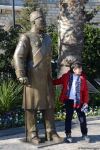 Bakı sakinləri Hacı Zeynalabdin Tağıyevə verilən yüksək dəyərə görə Prezident İlham Əliyevə təşəkkür edib (FOTO/VİDEO)