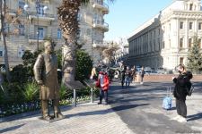 Bakı sakinləri Hacı Zeynalabdin Tağıyevə verilən yüksək dəyərə görə Prezident İlham Əliyevə təşəkkür edib (FOTO/VİDEO)
