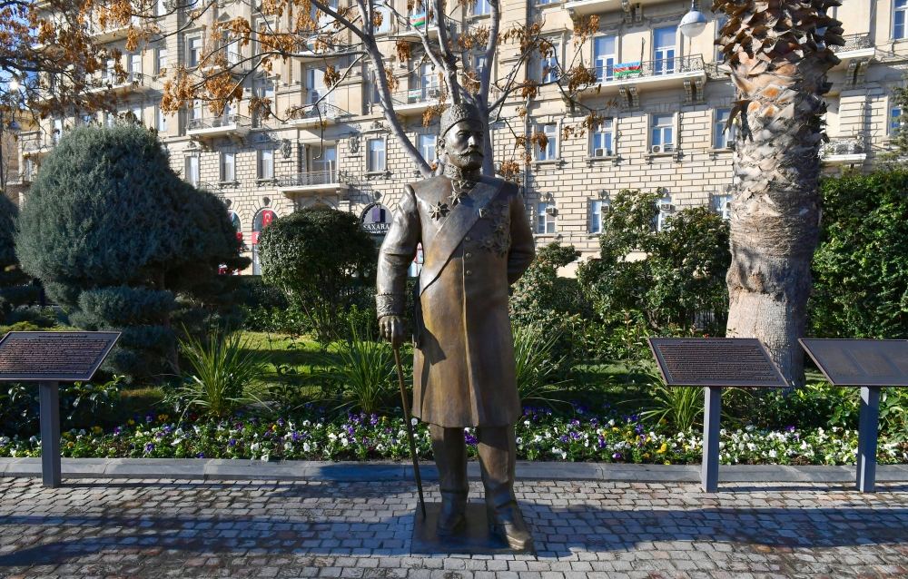Prezident İlham Əliyev xeyriyyəçi Hacı Zeynalabdin Tağıyevin Bakıda ucaldılan abidəsinin açılışında iştirak edib (FOTO/VİDEO)(YENİLƏNİB)