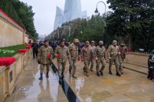 Gənclər təşkilatlarının nümayəndələri Şəhidlər Xiyabanını ziyarət ediblər (FOTO)