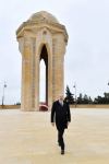 Prezident İlham Əliyev və Birinci xanım Mehriban Əliyeva 20 Yanvar faciəsinin ildönümü ilə əlaqədar Şəhidlər xiyabanını ziyarət ediblər (YENİLƏNİB) (FOTO/VİDEO)