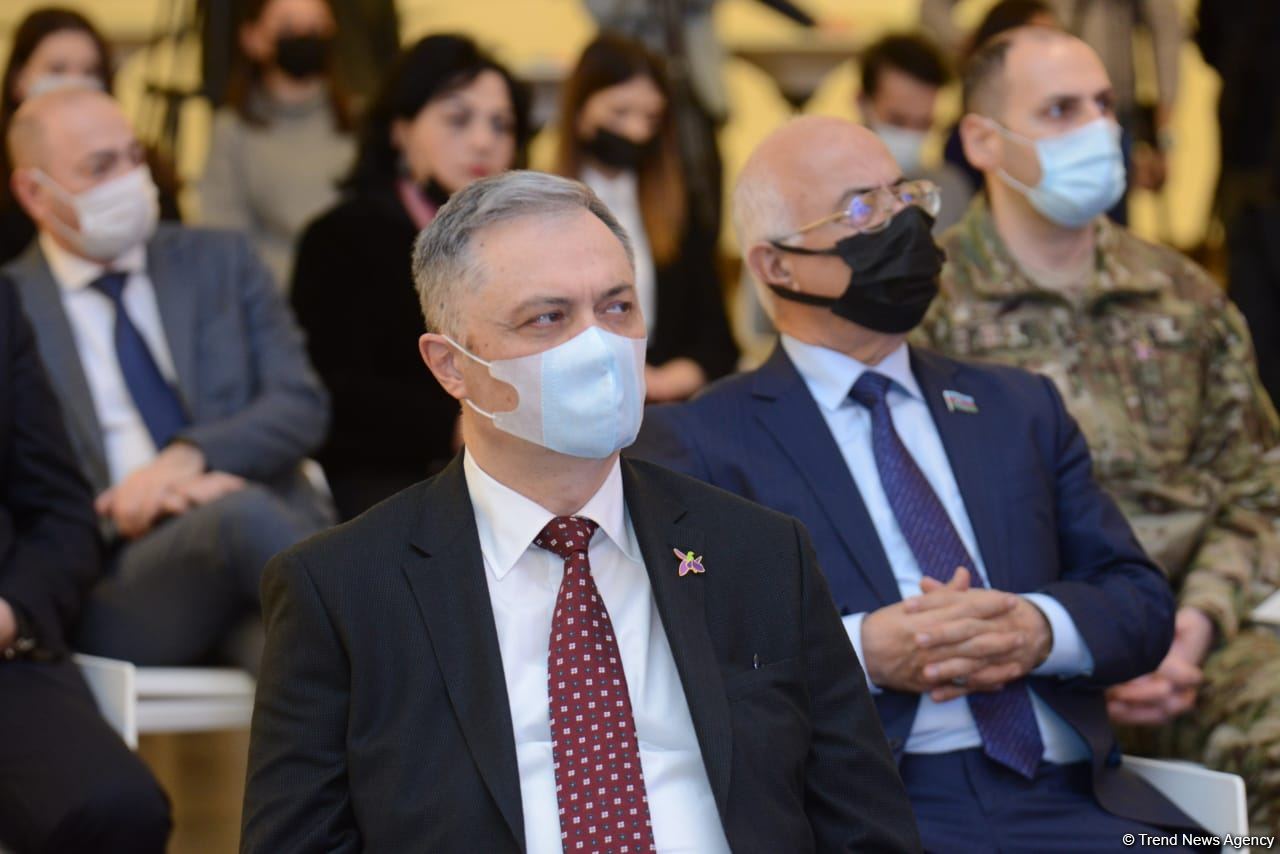 Vətən Müharibəsində Azərbaycan xalqının Zəfərinə həsr olunmuş 
“zefer.az” saytının təqdimatı keçirilib (FOTO)