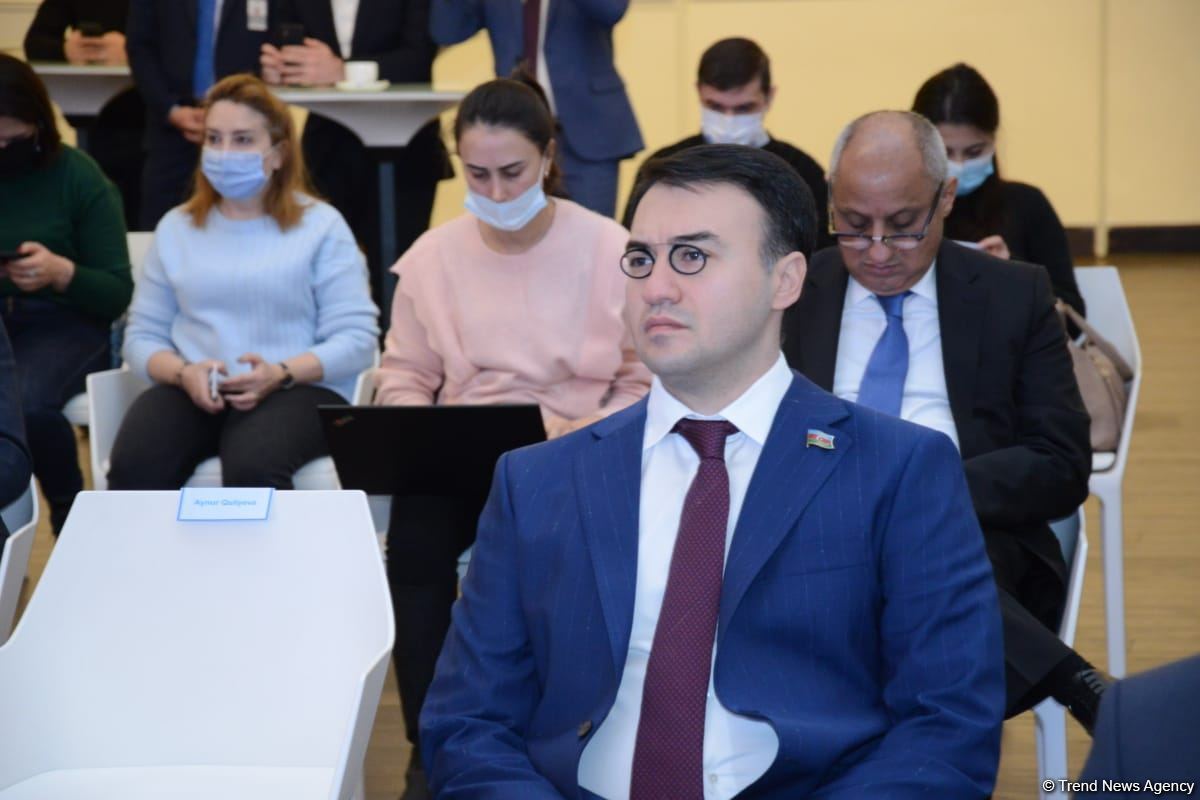 Vətən Müharibəsində Azərbaycan xalqının Zəfərinə həsr olunmuş 
“zefer.az” saytının təqdimatı keçirilib (FOTO)