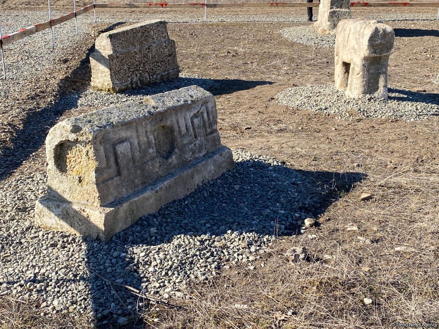 Ağdamda ermənilərin dağıtdığı tarixi abidələr sərgilənəcək (FOTO)
