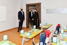 Prezident İlham Əliyev və Birinci xanım Mehriban Əliyeva Binə qəsəbəsində yeni inşa edilmiş Tədris və Xidmət Kompleksinin açılışında iştirak ediblər (FOTO/VİDEO) (YENİLƏNİB)