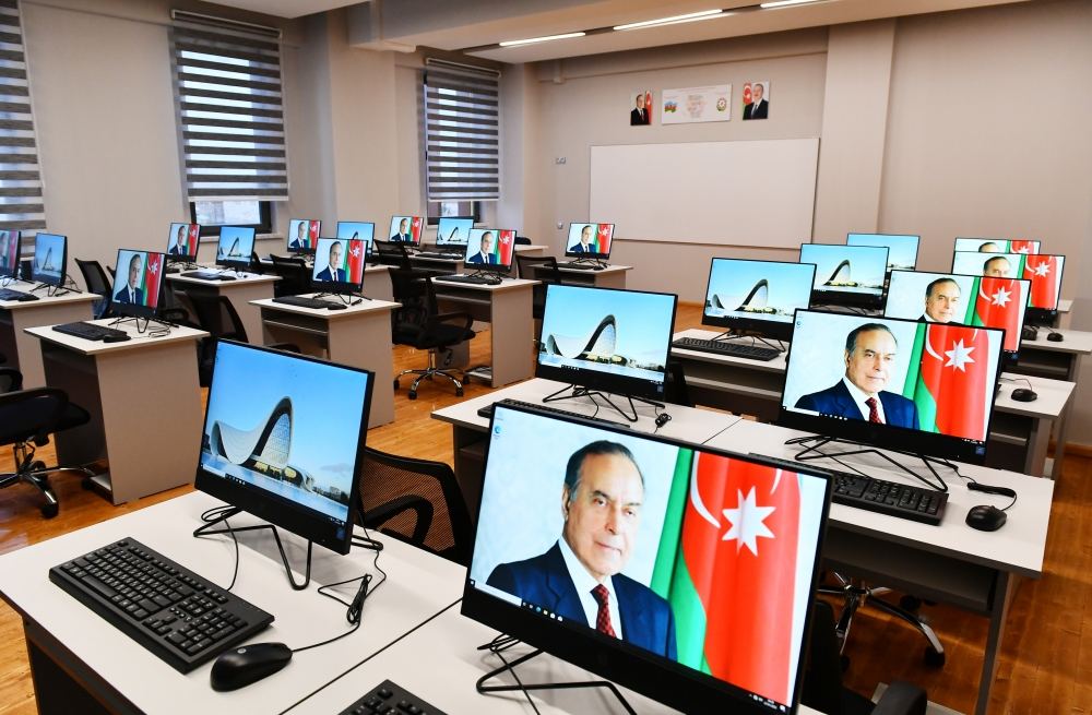 Prezident İlham Əliyev və Birinci xanım Mehriban Əliyeva Binə qəsəbəsində yeni inşa edilmiş Tədris və Xidmət Kompleksinin açılışında iştirak ediblər (FOTO/VİDEO) (YENİLƏNİB)