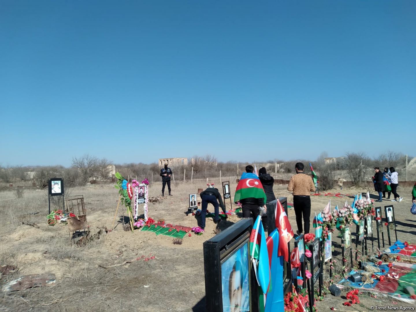 Bakıdan gedən növbəti sərnişinlər Ağdamda (FOTO)