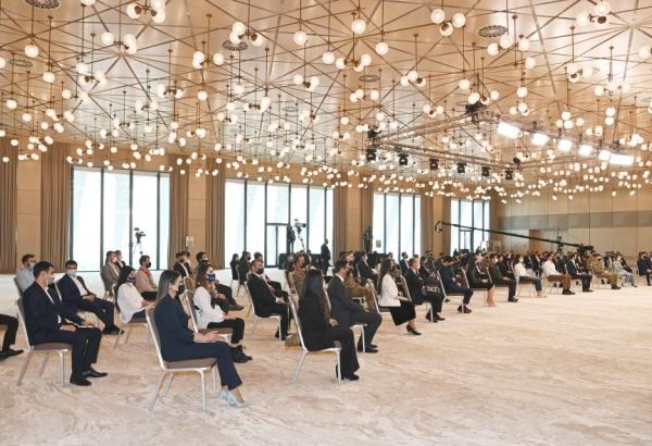 Forum çərçivəsində gənclər yüksək nailiyyətlərinə görə mükafatlandırılıb