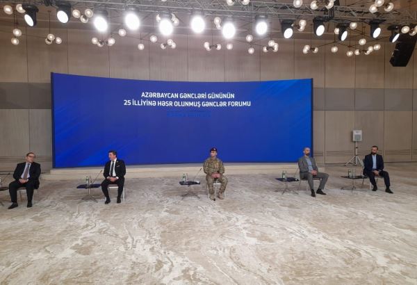 Gənclər Forumu çərçivəsində panel müzakirələri olub (FOTO)