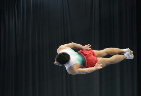 Bakıda batut gimnastikası üzrə Dünya Kubokunun birinci günü start götürüb (FOTO)