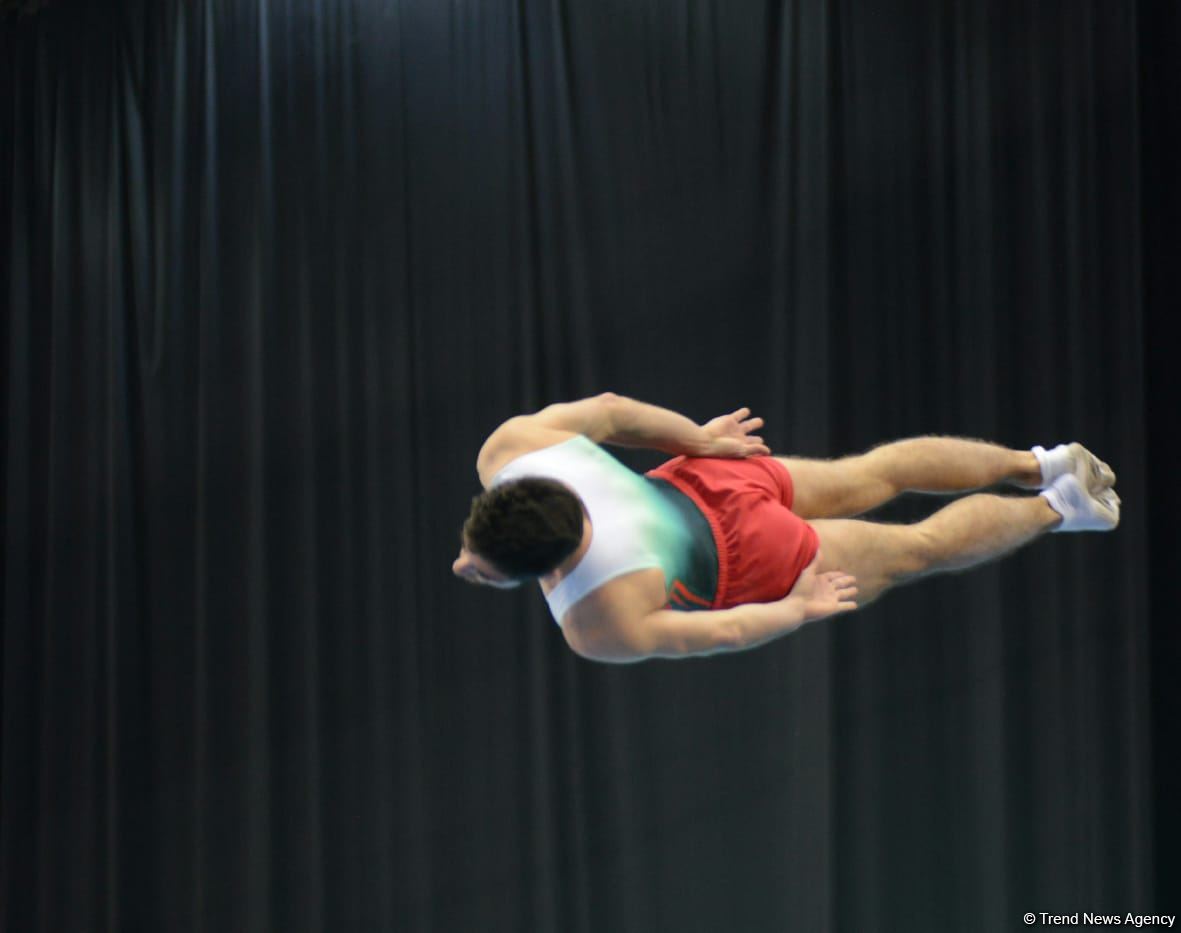 Bakıda batut gimnastikası üzrə Dünya Kubokunun birinci günü start götürüb (FOTO)