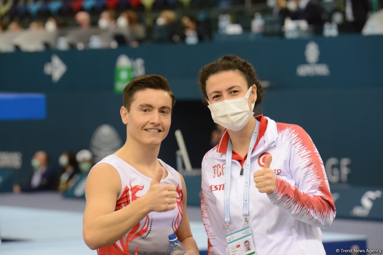 Bakıda batut gimnastikası üzrə Dünya Kubokunun birinci günü start götürüb (FOTO)