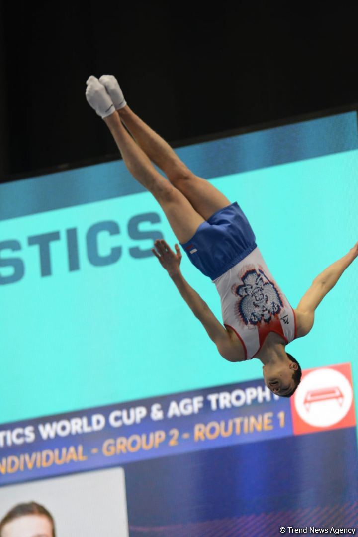 Bakıda batut gimnastikası üzrə Dünya Kubokunun birinci günü start götürüb (FOTO)