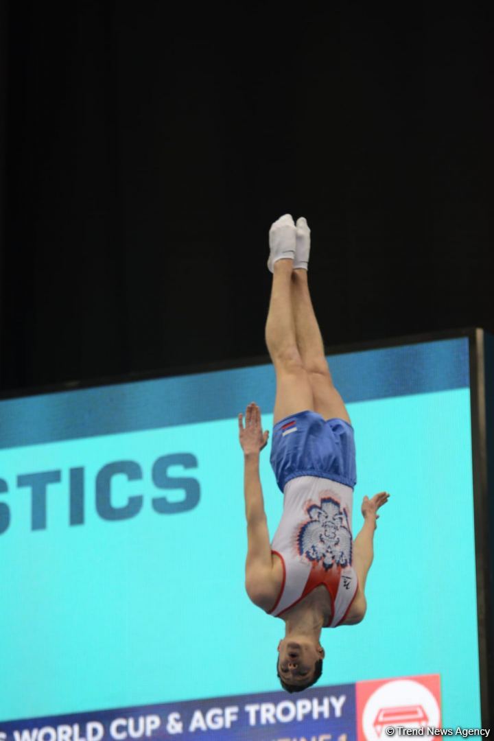 Bakıda batut gimnastikası üzrə Dünya Kubokunun birinci günü start götürüb (FOTO)