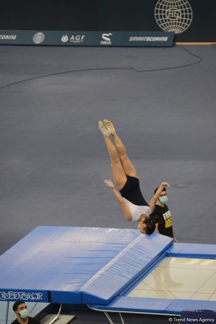 Bakıda keçirilən batut gimnastikası üzrə Dünya Kubokunun ilk günündən maraqlı anlar (FOTO)