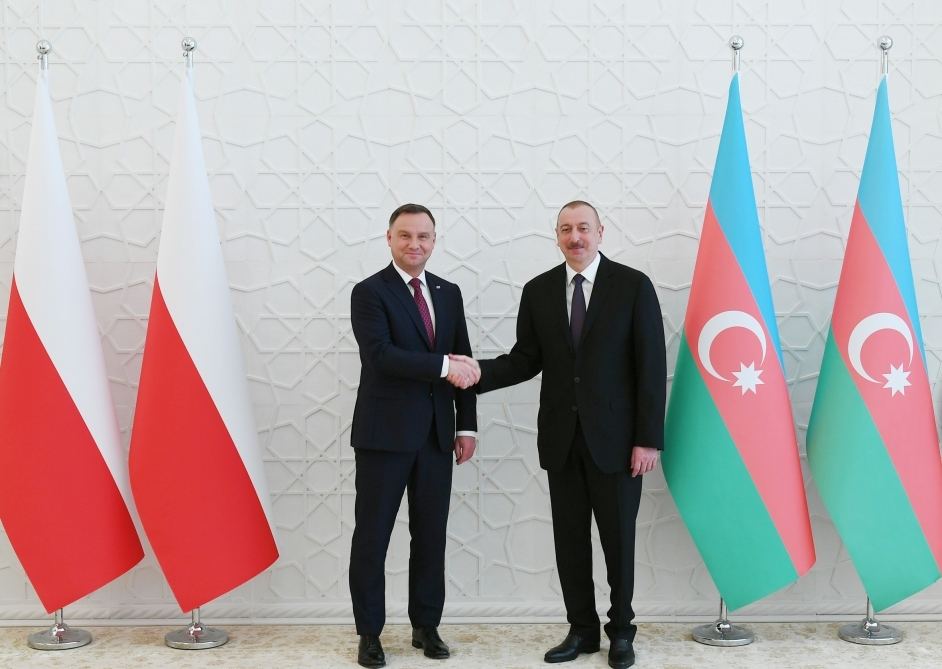 Polşa dövlət başçısı Prezident İlham Əliyevə zəng edib