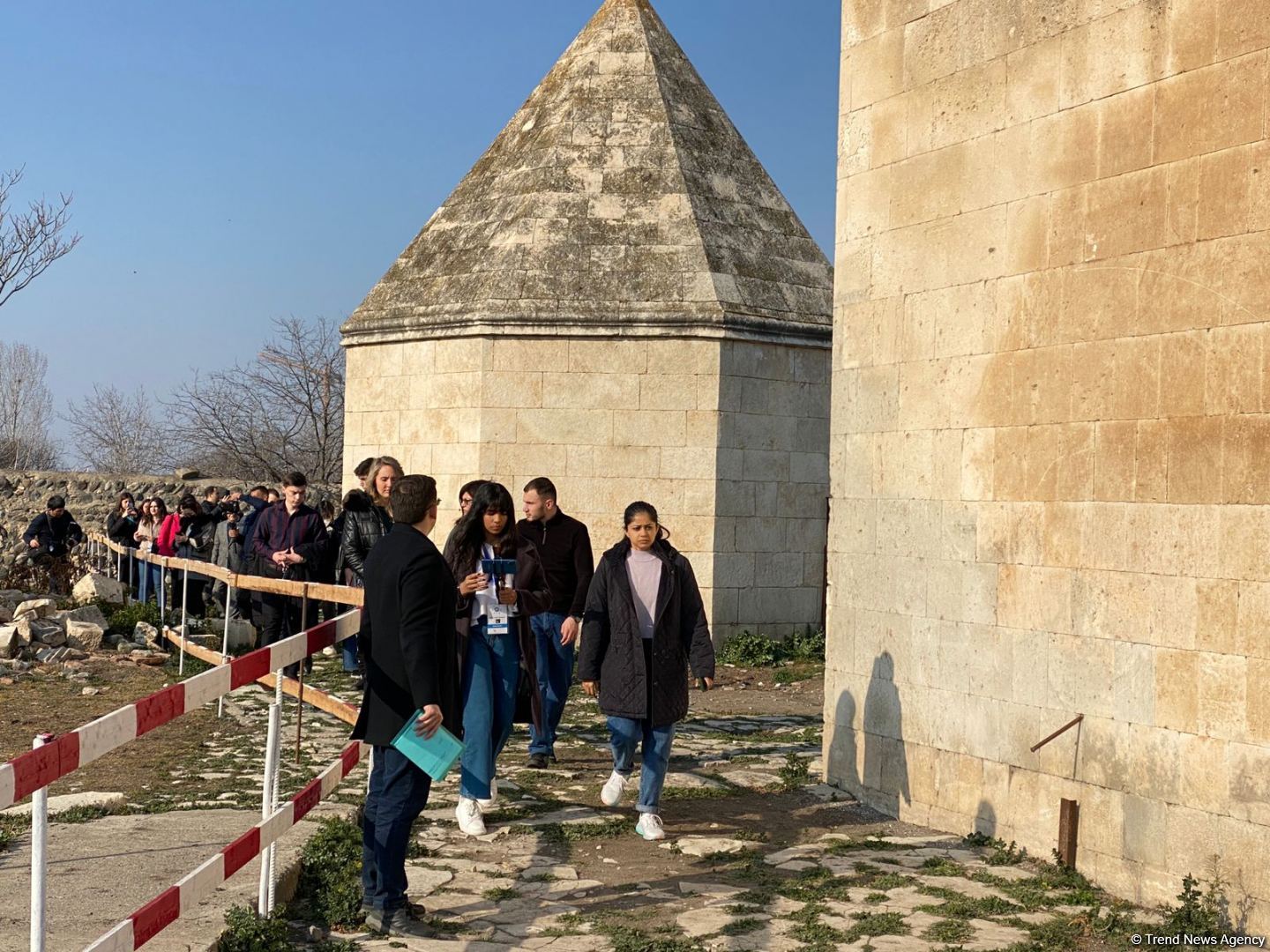 17 ölkədən 20 tələbə işğaldan azad olunan Ağdam rayonunda olub (FOTO)