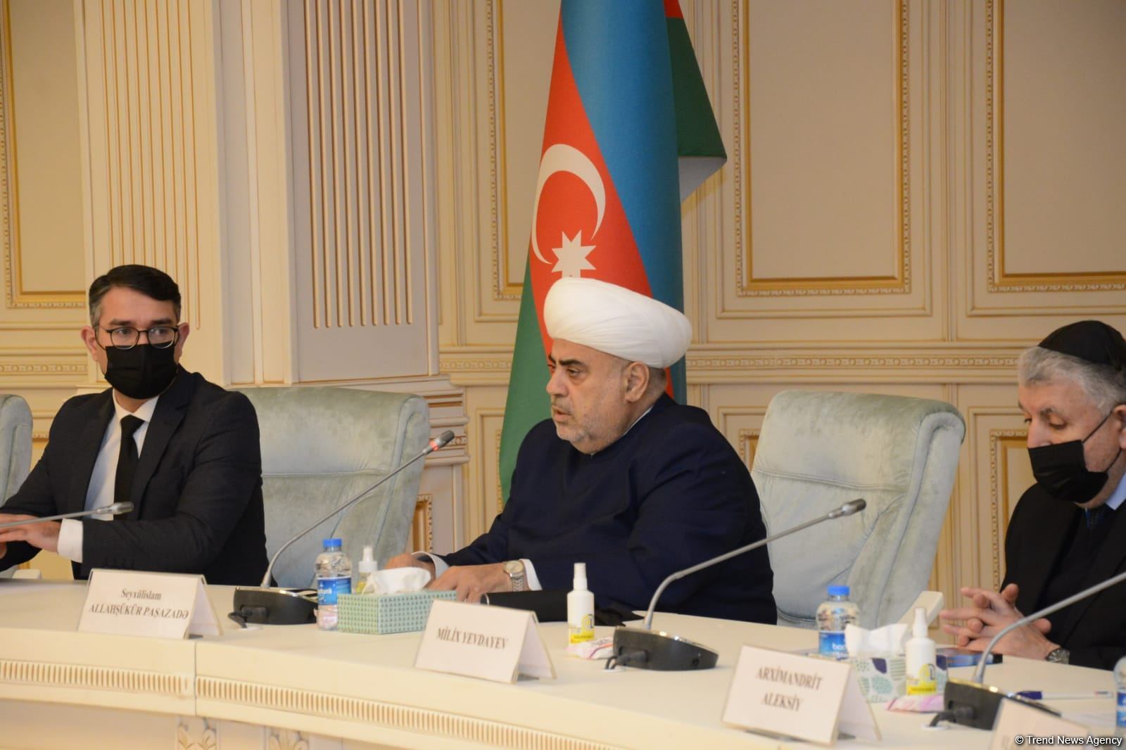 Erməni kilsəsinin rəhbəri erməni cəmiyyətini müharibə, revanşizmə ruhlandırır - Allahşükür Paşazadə (FOTO)