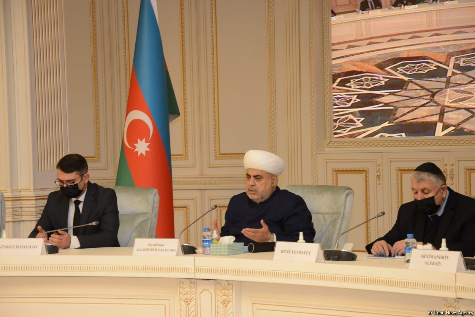 Erməni kilsəsinin rəhbəri erməni cəmiyyətini müharibə, revanşizmə ruhlandırır - Allahşükür Paşazadə (FOTO)