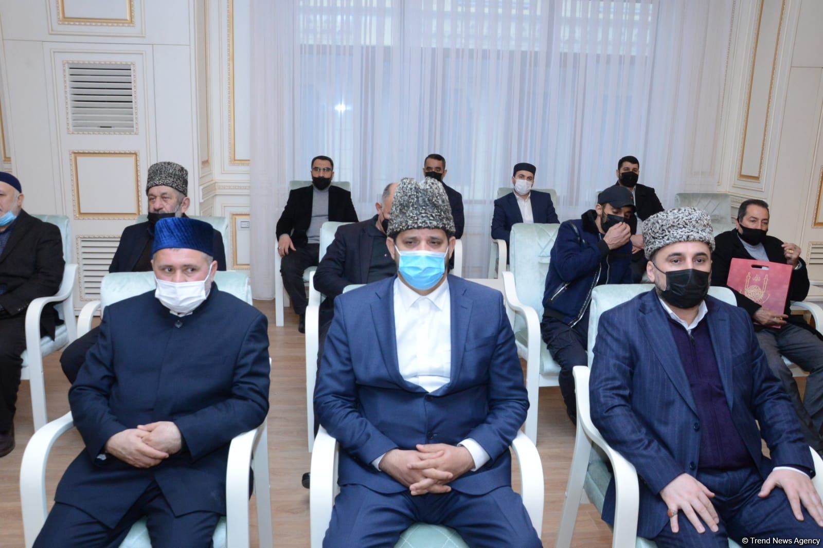 Erməni kilsəsinin rəhbəri erməni cəmiyyətini müharibə, revanşizmə ruhlandırır - Allahşükür Paşazadə (FOTO)