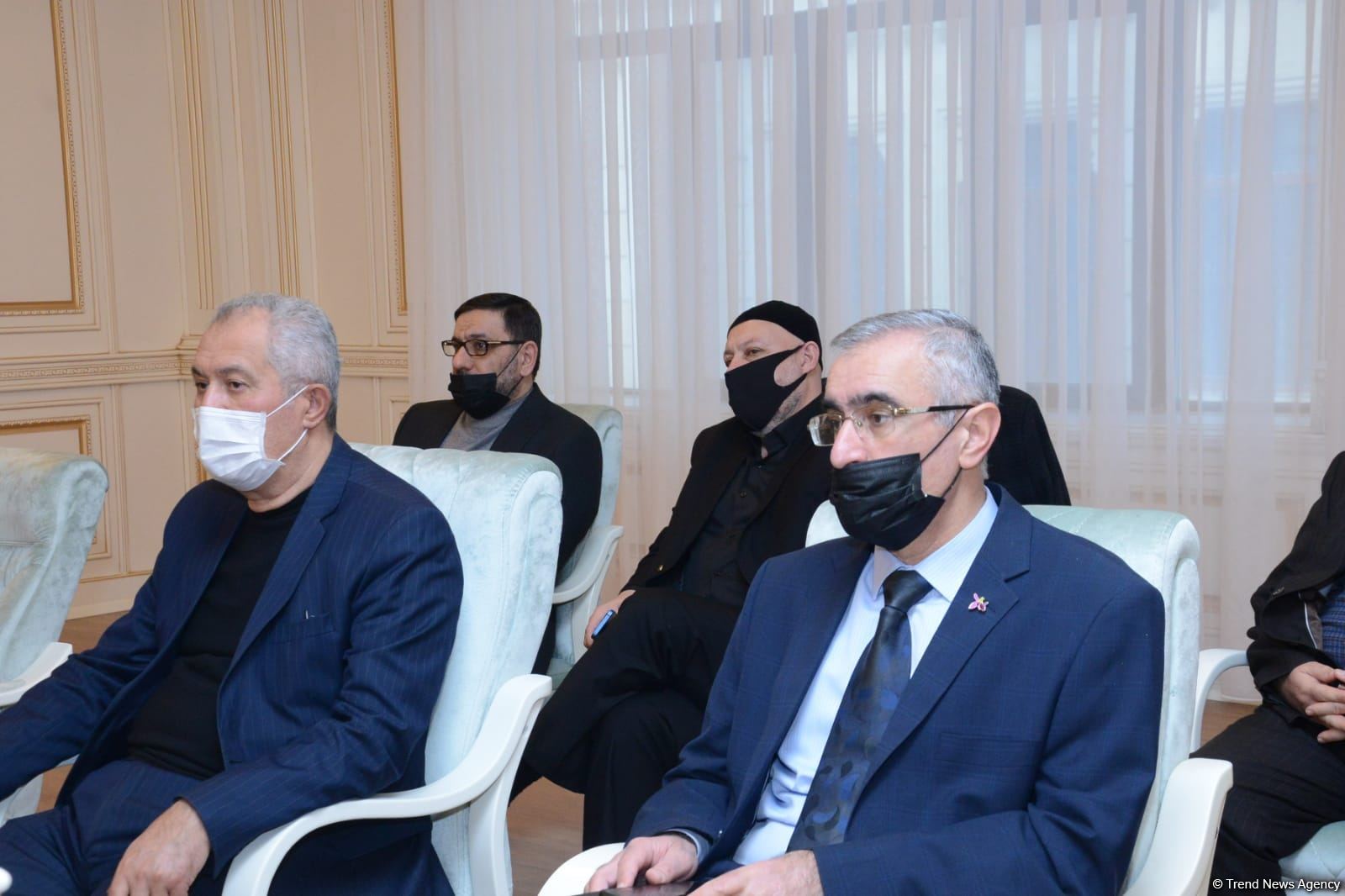Erməni kilsəsinin rəhbəri erməni cəmiyyətini müharibə, revanşizmə ruhlandırır - Allahşükür Paşazadə (FOTO)
